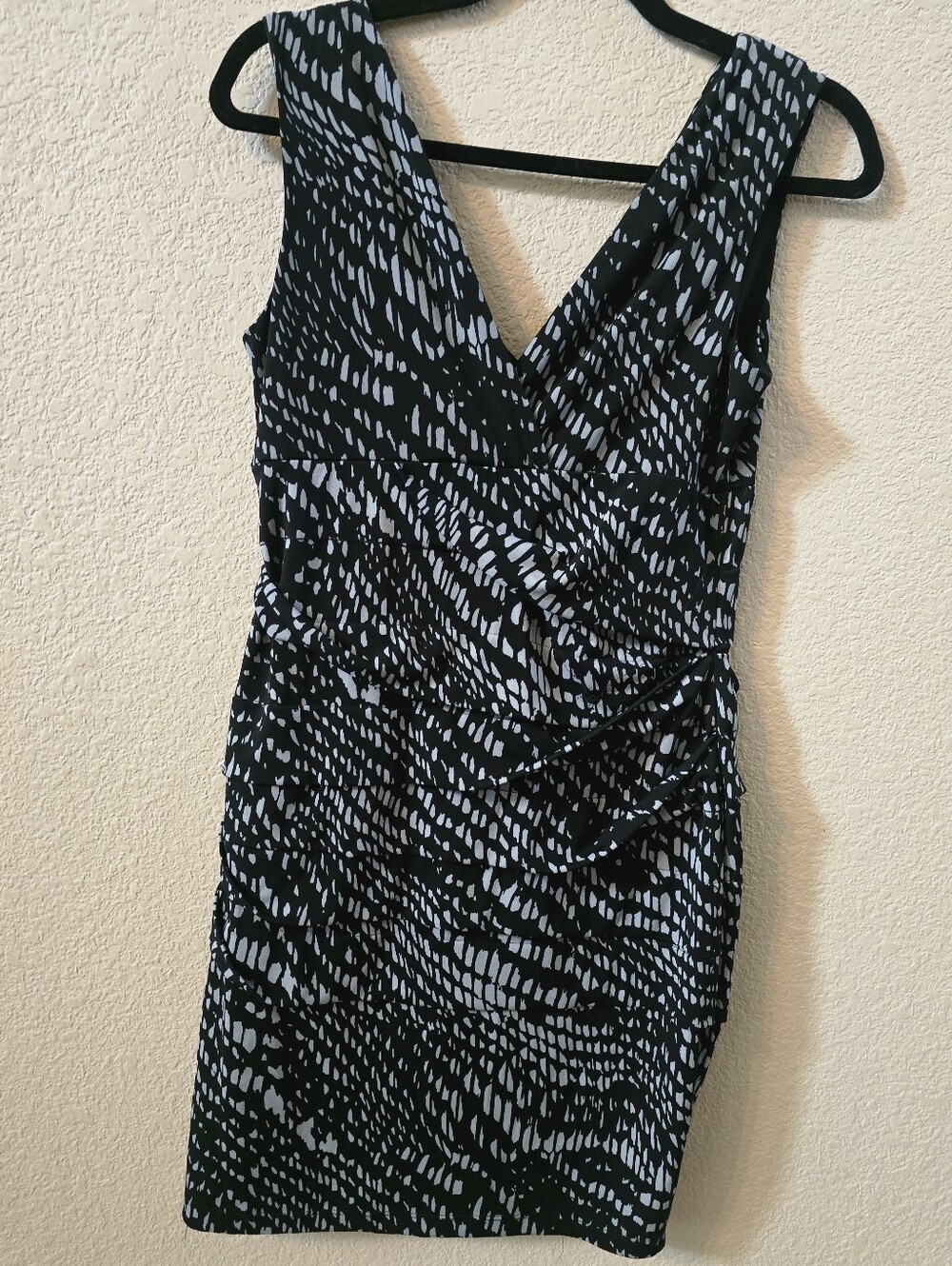 Sweet Storm Black & Light Gray Faux-Wrap Sheath Dress Sz L.